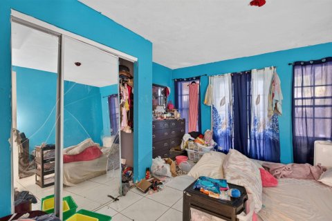House in Lauderdale Lakes, Florida 3 bedrooms, 186.18 sq.m. № 2242239 - photo 13