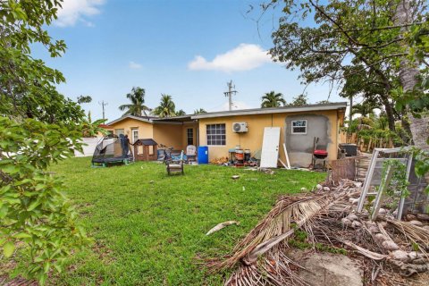 House in Lauderdale Lakes, Florida 3 bedrooms, 186.18 sq.m. № 2242239 - photo 26