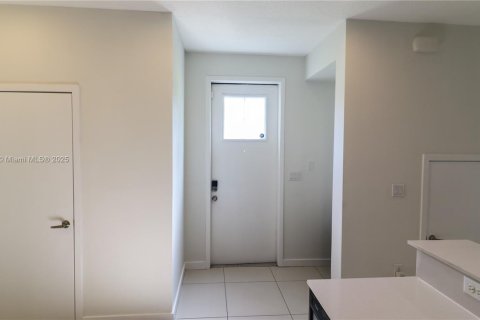 Adosado en venta en Lauderhill, Florida, 3 dormitorios, 126.35 m2 № 1931354 - foto 4