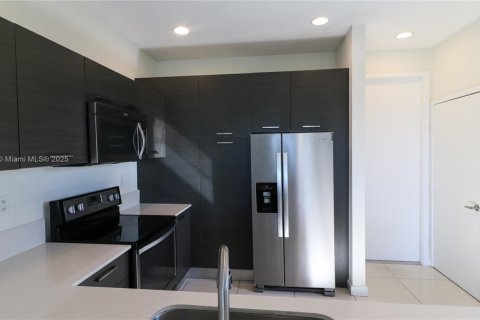 Touwnhouse à vendre à Lauderhill, Floride: 3 chambres, 126.35 m2 № 1931354 - photo 9