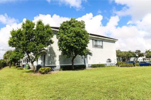 Touwnhouse à vendre à Lauderhill, Floride: 3 chambres, 126.35 m2 № 1931354 - photo 23