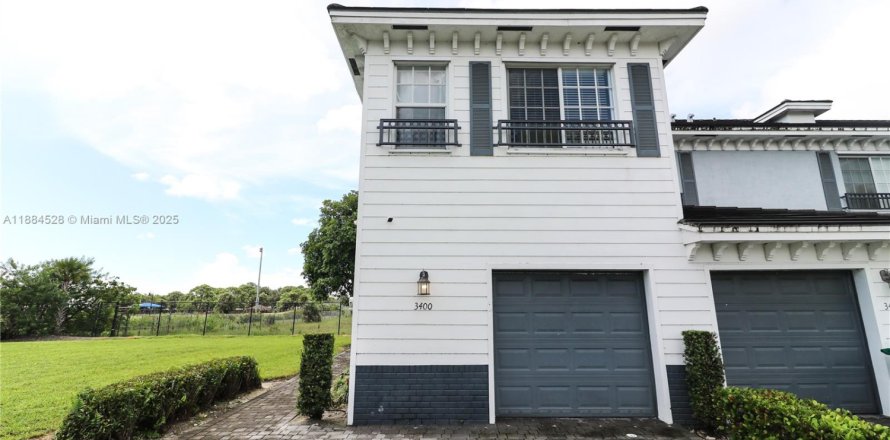 Touwnhouse à Lauderhill, Floride 3 chambres, 126.35 m2 № 1931354