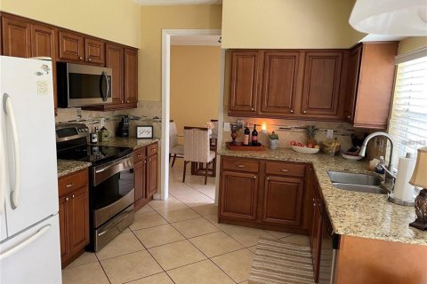 Villa ou maison à louer à Lake Mary, Floride: 4 chambres, 199 m2 № 2149854 - photo 7