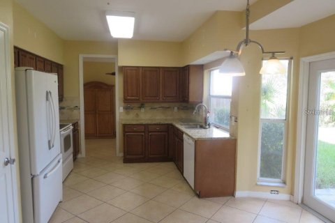 Villa ou maison à louer à Lake Mary, Floride: 4 chambres, 199 m2 № 2149854 - photo 10