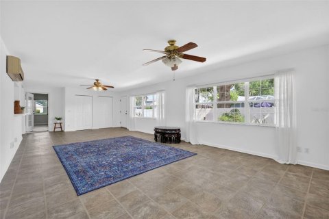 Villa ou maison à vendre à Summerfield, Floride: 3 chambres, 212 m2 № 2129837 - photo 5