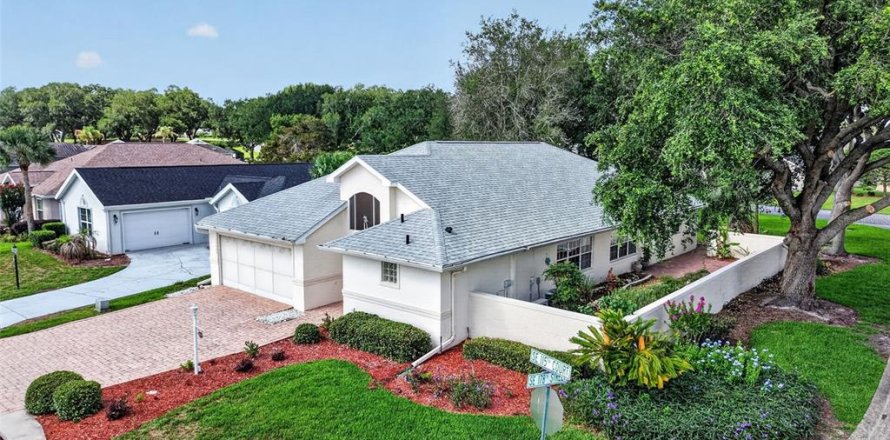 Villa ou maison à Summerfield, Floride 3 chambres, 212 m2 № 2129837