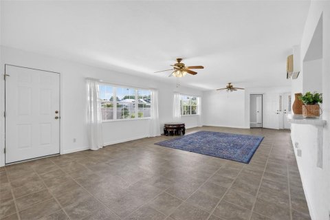 Villa ou maison à vendre à Summerfield, Floride: 3 chambres, 212 m2 № 2129837 - photo 9
