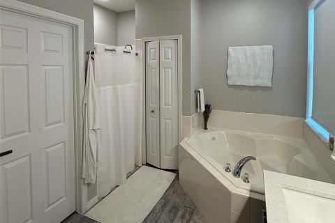 Casa en venta en Orlando, Florida, 3 dormitorios, 175.77 m2 № 2391526 - foto 3