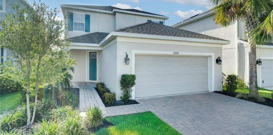 House in CRESTVIEW in Clermont, Florida 4 bedrooms, 270.72 sq.m. № 1815906