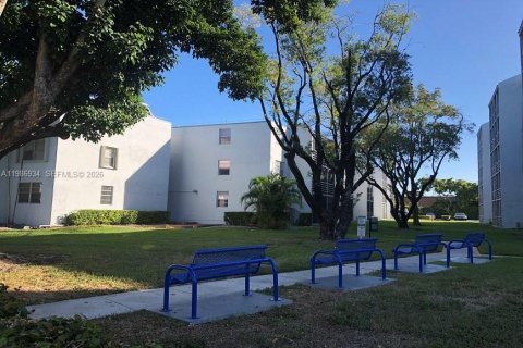 Снять в аренду квартиру в Майами, Флорида 2 спальни, 105.44м2, № 2050604 - фото 16