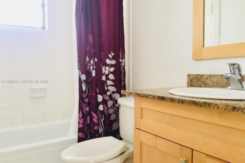 Снять в аренду квартиру в Майами, Флорида 2 спальни, 105.44м2, № 2050604 - фото 8