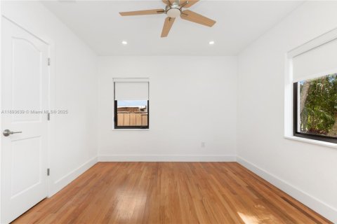 Casa en alquiler en Miami, Florida, 3 dormitorios, 160.54 m2 № 1945840 - foto 26