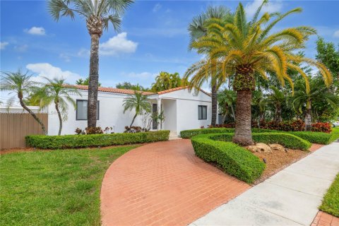 Casa en alquiler en Miami, Florida, 3 dormitorios, 160.54 m2 № 1945840 - foto 2