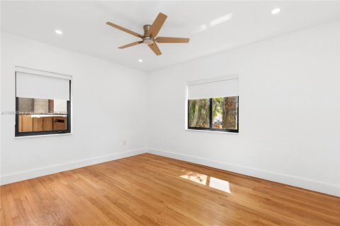 Casa en alquiler en Miami, Florida, 3 dormitorios, 160.54 m2 № 1945840 - foto 28