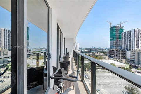 Condo in Miami, Florida, 2 bedrooms  № 1741602 - photo 14