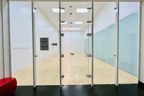 Condo in Miami, Florida, 2 bedrooms  № 1741602 - photo 28
