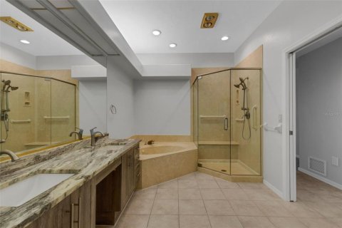 House in Sarasota, Florida 3 bedrooms, 244.52 sq.m. № 2314162 - photo 20