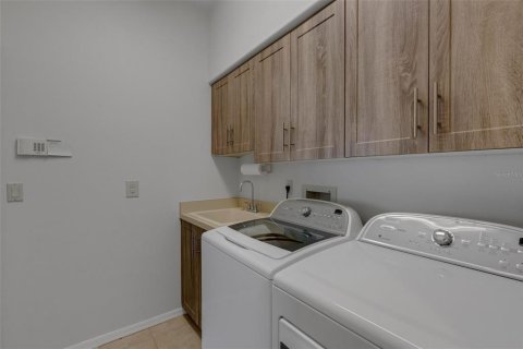 House in Sarasota, Florida 3 bedrooms, 244.52 sq.m. № 2314162 - photo 7