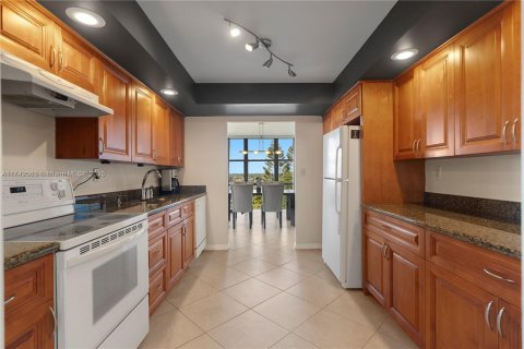 Condo in Hallandale Beach, Florida, 2 bedrooms  № 1731101 - photo 29