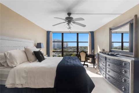 Condo in Hallandale Beach, Florida, 2 bedrooms  № 1731101 - photo 11