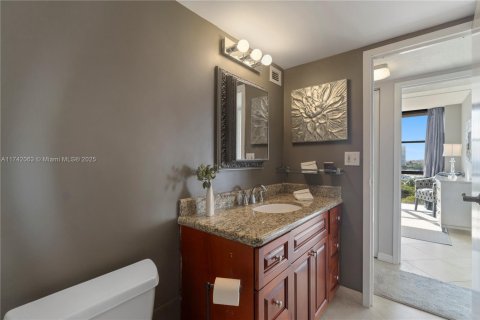 Condo in Hallandale Beach, Florida, 2 bedrooms  № 1731101 - photo 8