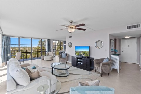 Condo in Hallandale Beach, Florida, 2 bedrooms  № 1731101 - photo 19