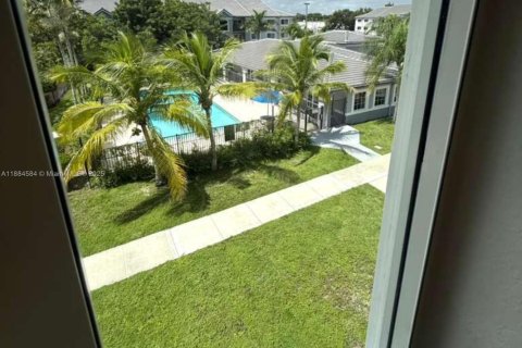 Condominio en alquiler en Homestead, Florida, 2 dormitorios, 83.15 m2 № 1933152 - foto 9