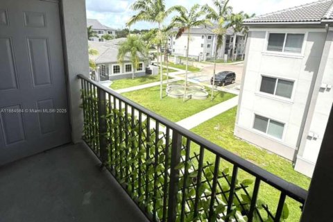 Condominio en alquiler en Homestead, Florida, 2 dormitorios, 83.15 m2 № 1933152 - foto 3