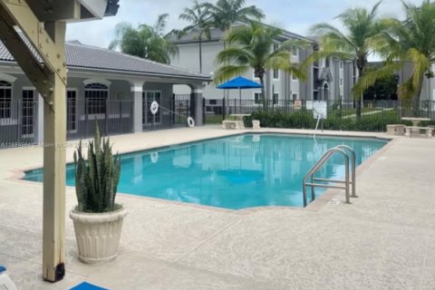 Condominio en alquiler en Homestead, Florida, 2 dormitorios, 83.15 m2 № 1933152 - foto 17