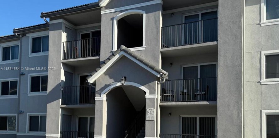 Condominio en Homestead, Florida, 2 dormitorios  № 1933152