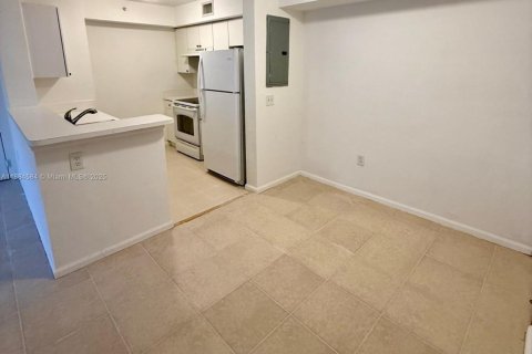 Condominio en alquiler en Homestead, Florida, 2 dormitorios, 83.15 m2 № 1933152 - foto 4