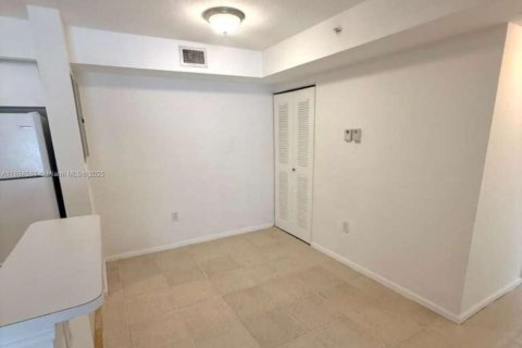 Condominio en alquiler en Homestead, Florida, 2 dormitorios, 83.15 m2 № 1933152 - foto 6