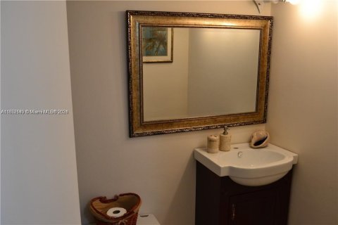 Condo in Miami Beach, Florida, 1 bedroom  № 1936188 - photo 7