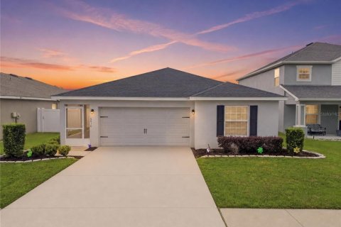 House in Lakeland, Florida 4 bedrooms, 147.53 sq.m. № 2220161