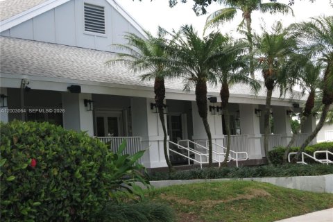 House in Miami, Florida 2 bedrooms, 90.95 sq.m. № 2066502 - photo 27