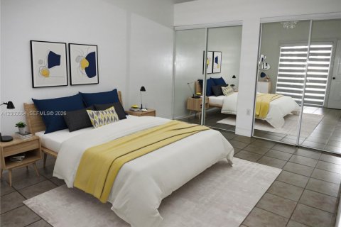 House in Miami, Florida 2 bedrooms, 90.95 sq.m. № 2066502 - photo 16