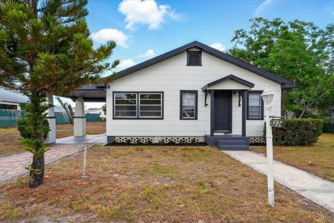 Casa en venta en Lakeland, Florida, 3 dormitorios, 157.93 m2 № 1673139 - foto 1