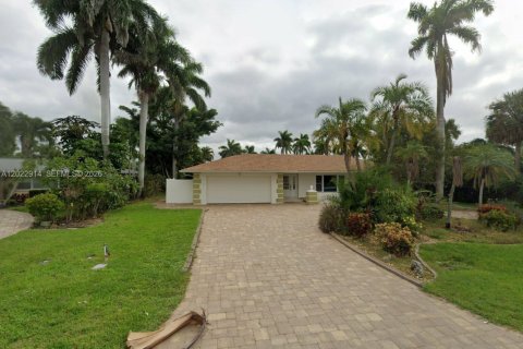 Casa en Cape Coral, Florida 3 dormitorios, 181.9 m2 № 2252854