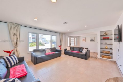 Casa en venta en Cape Coral, Florida, 3 dormitorios, 181.9 m2 № 2252854 - foto 6