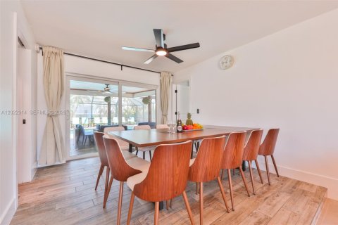 Casa en venta en Cape Coral, Florida, 3 dormitorios, 181.9 m2 № 2252854 - foto 9