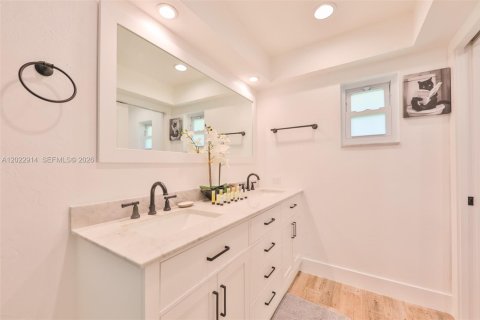 Casa en venta en Cape Coral, Florida, 3 dormitorios, 181.9 m2 № 2252854 - foto 17