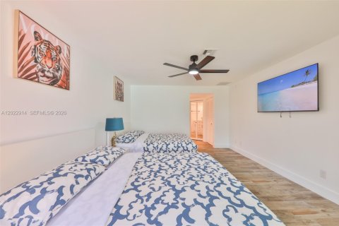 Casa en venta en Cape Coral, Florida, 3 dormitorios, 181.9 m2 № 2252854 - foto 13