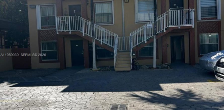 Appartement à Hialeah, Floride 2 chambres, 389.45 m2 № 2051476