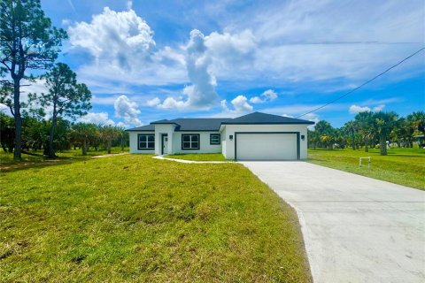 House in Palm Bay, Florida 4 bedrooms, 175.96 sq.m. № 1853964 - photo 5