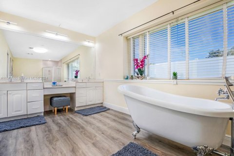 Снять в аренду виллу или дом в Форт-Лодердейл, Флорида 4 спальни, 196.58м2, № 1959493 - фото 21