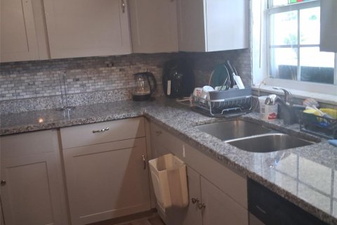 Villa ou maison à vendre à Brandon, Floride: 3 chambres, 134.89 m2 № 2402927 - photo 5