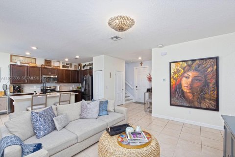 Купить виллу или дом в Порт-Сент-Луси, Флорида 4 спальни, 211.35м2, № 1988461 - фото 11