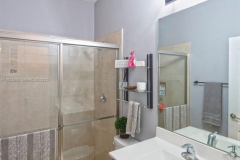 Купить виллу или дом в Порт-Сент-Луси, Флорида 4 спальни, 211.35м2, № 1988461 - фото 25