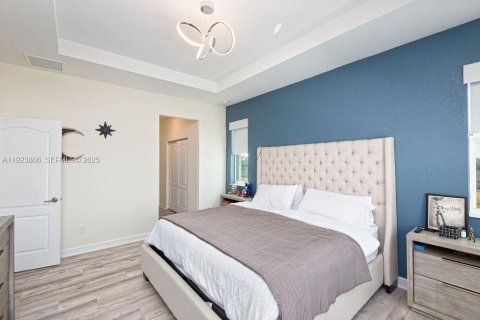 Купить виллу или дом в Порт-Сент-Луси, Флорида 4 спальни, 211.35м2, № 1988461 - фото 29