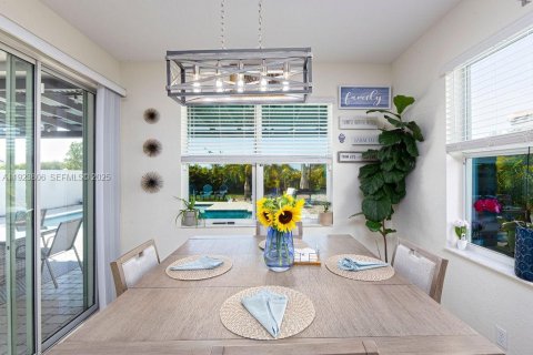 Купить виллу или дом в Порт-Сент-Луси, Флорида 4 спальни, 211.35м2, № 1988461 - фото 19